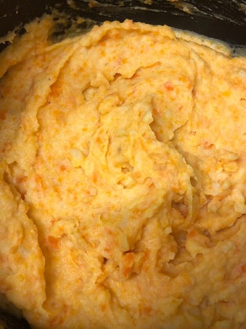 Hutspot - Dutch Mashed Potatoes with Carrots